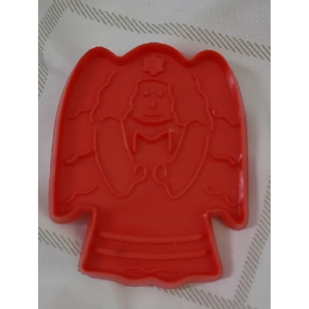 Vintage Red Angel and Bell Cookie Cutters - Set Of 2 ♻️ 5/$10 ♻️